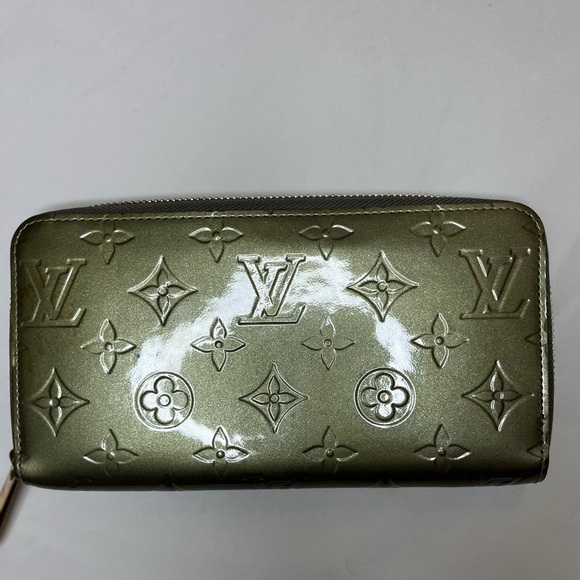 Louis Vuitton Handbags - LOUIS VUITTON
VERT OLIVE MONOGRAM
VERNIS ZIPPY CONTINENTAL
WALLET SP3089
